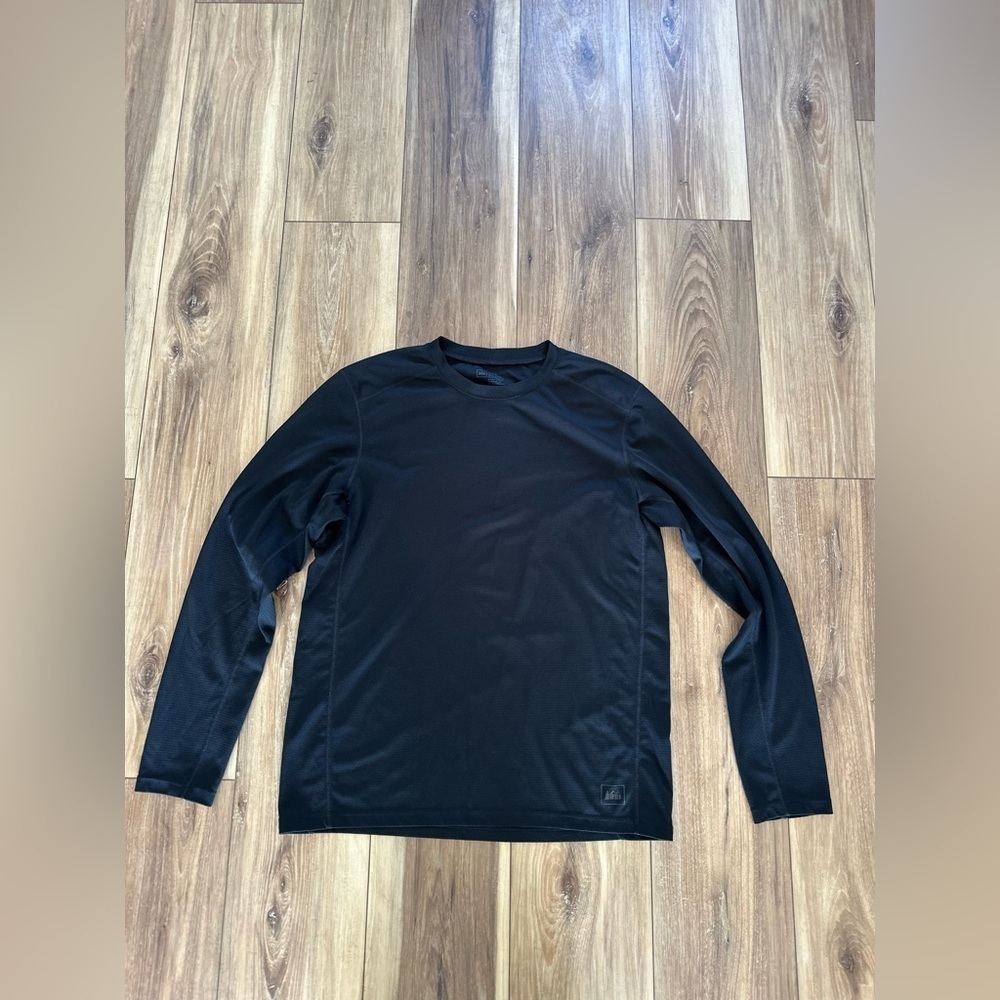 REI men’s Black Long Sleeve shirt size large